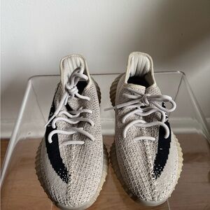 Yeezy Sneakers